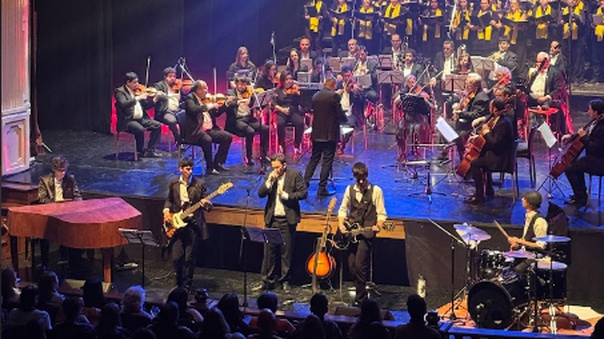 Orquesta Pianoforte se presenta este domingo en el Teatro Independencia.