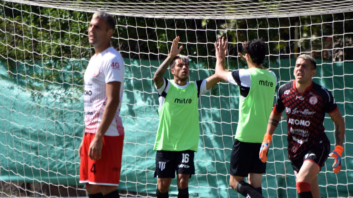 Santi González festejaba su gol. Foto: gentileza Prensa Gimnasia y Esgrima.