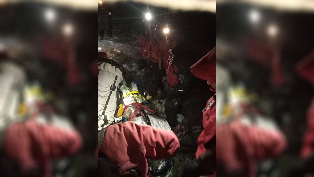 La mujer de Buenos Aires fue hasta la alta montaña mendocina y al bajar del campamento Piedra Grande, en Vallecitos, se dobló su tobillo izquierdo. La mujer de Buenos Aires fue hasta la alta montaña mendocina y al bajar del campamento Piedra Grande, en Vallecitos, se dobló su tobillo izquierdo.