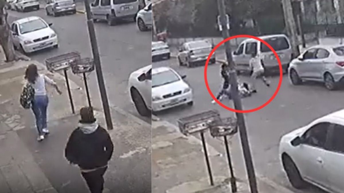 Video: violento robo de motochorros a una maestra en la puerta de una escuela