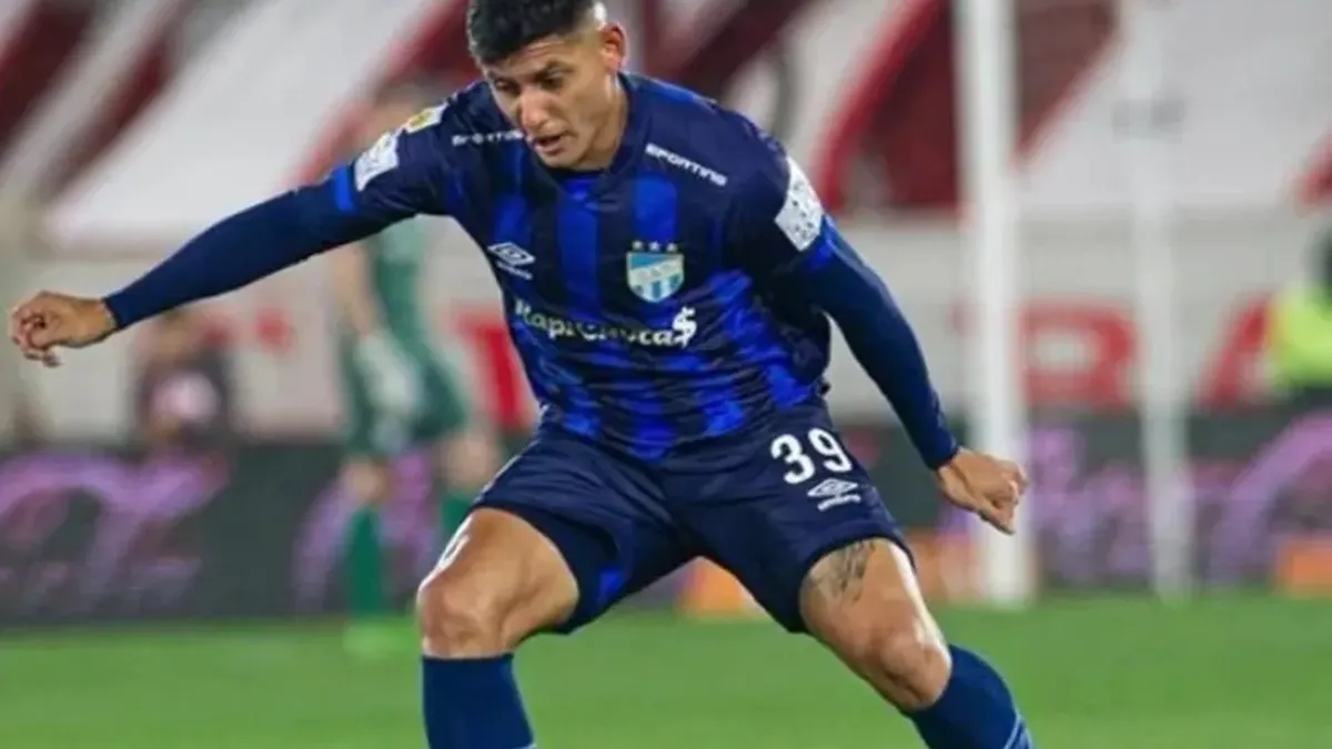 El jugador de San Martín de San Juan detenido por el altercado con la Policía. El jugador de San Martín de San Juan detenido por el altercado con la Policía.