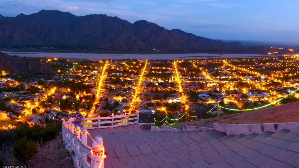 Belén es uno de los pueblos más turísticos de Catamarca. Belén es uno de los pueblos más turísticos de Catamarca.