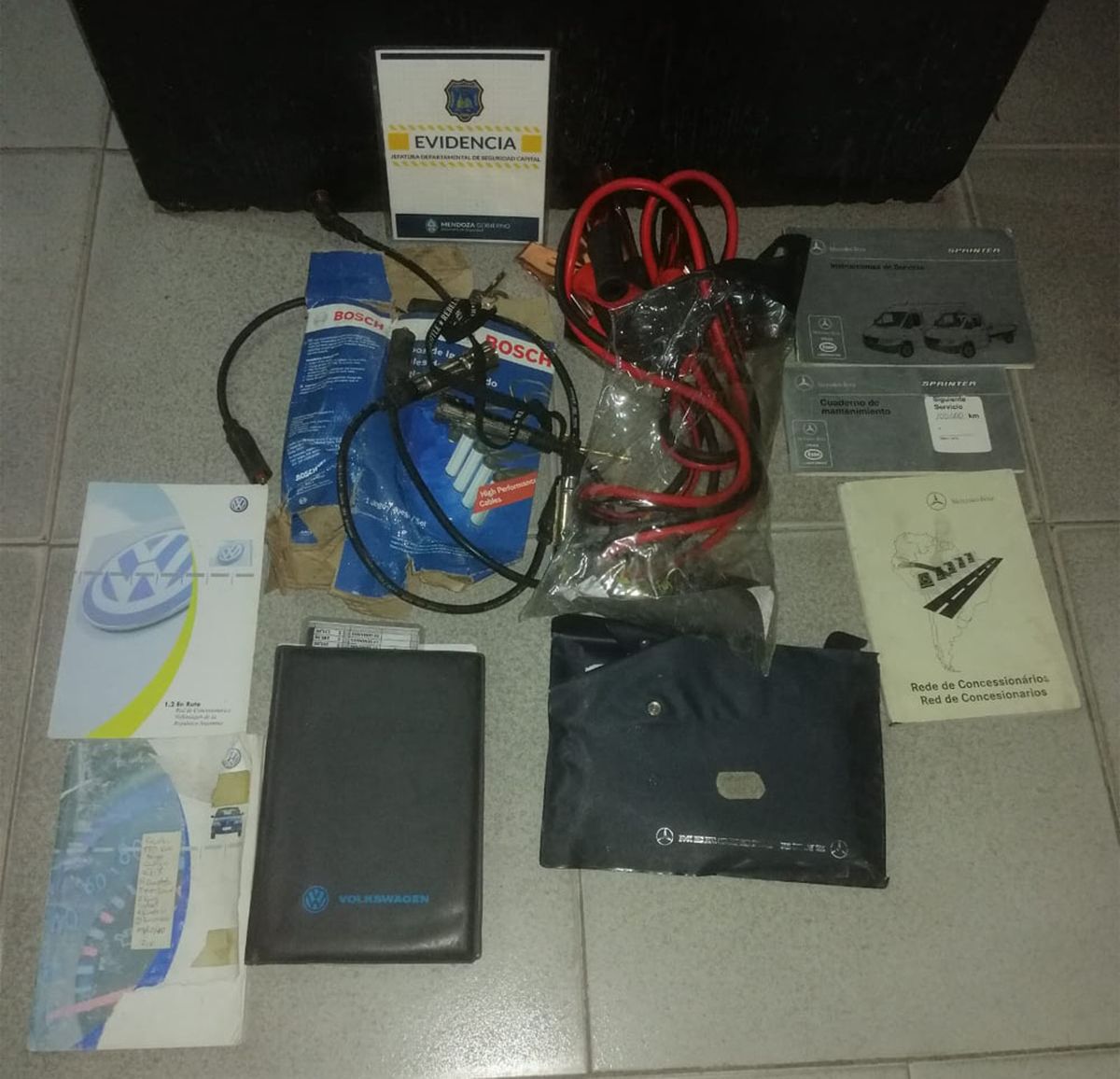 Los elementos fueron encontrados por la Policía que capturó a los dos sospechosos de los robos. Los elementos fueron encontrados por la Policía que capturó a los dos sospechosos de los robos.