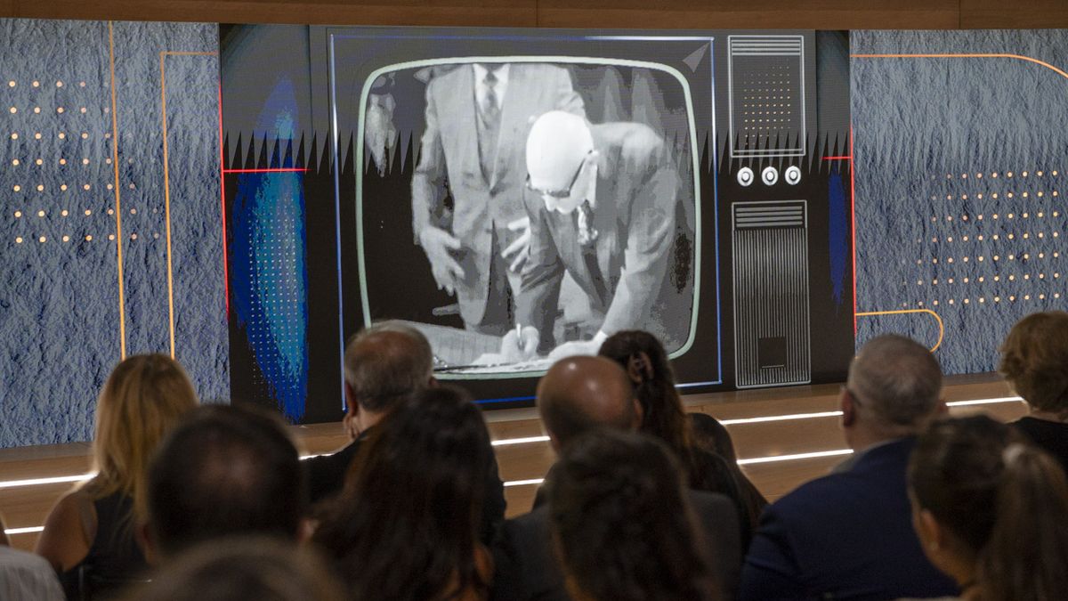 La historia de Canal 7 proyectada en un video.