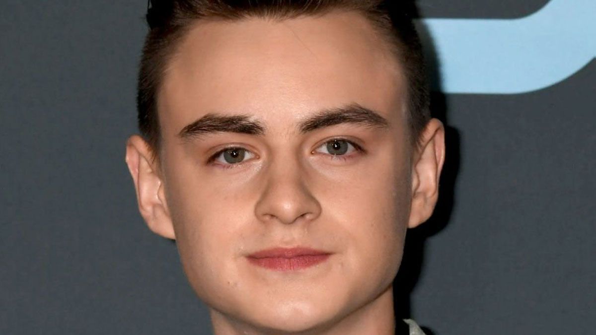 El actor Jaeden Martell interpreta a Kevin Schlieb en la película Metal Lords, de Netflix.