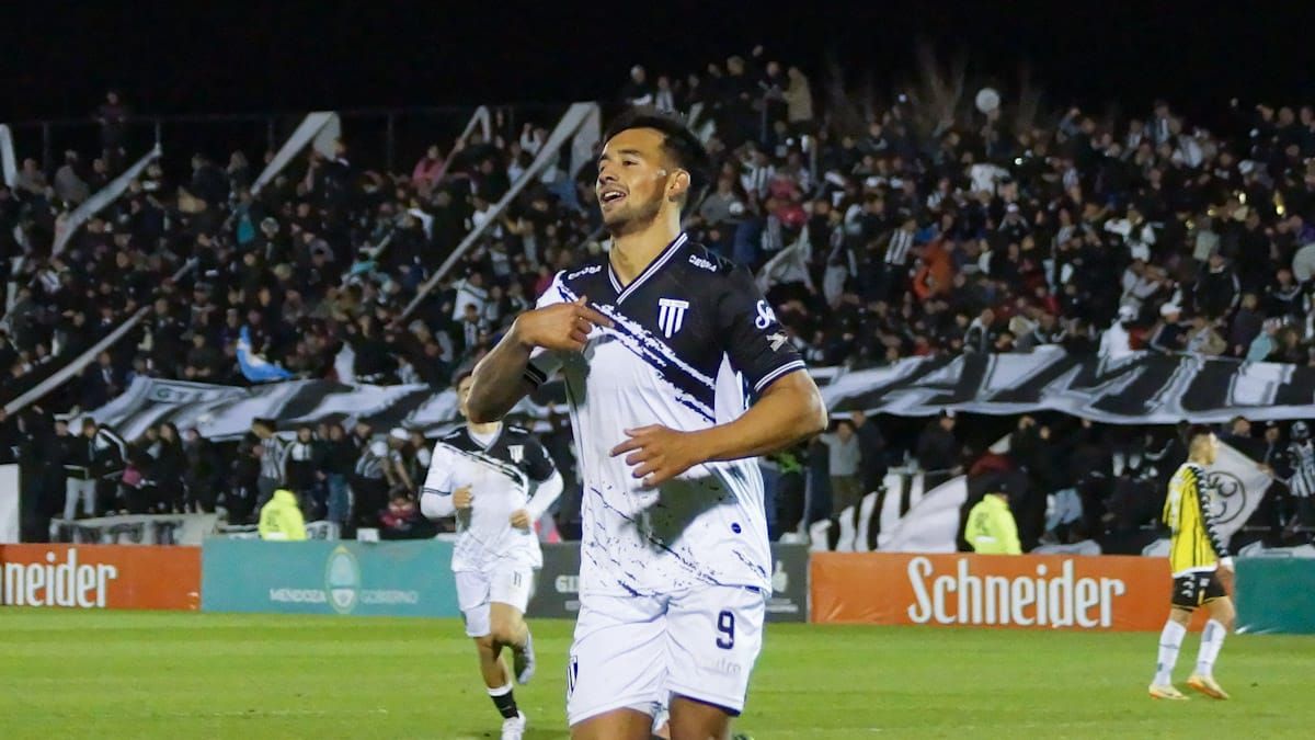 Agustín Herrera tuvo una actuación sobresaliente en el Lobo. Agustín Herrera tuvo una actuación sobresaliente en el Lobo.