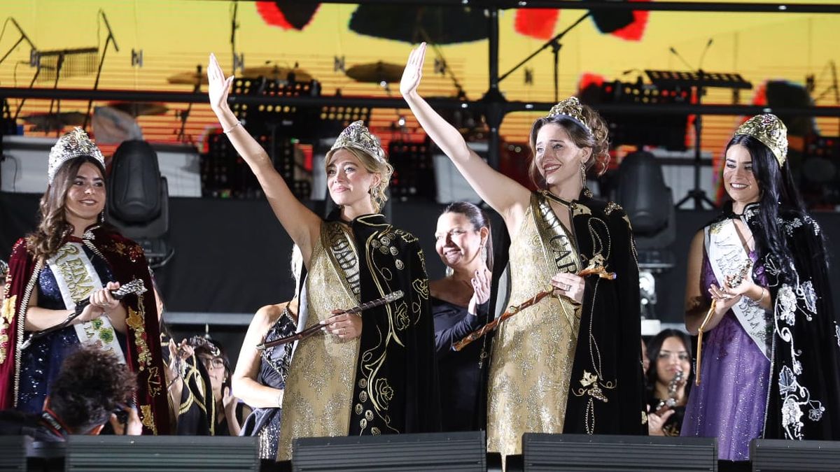 El primer saludo real de la reina y la virreina nacional de la Vendimia 2024, desde el Frank Romero Day al mudo. El primer saludo real de la reina y la virreina nacional de la Vendimia 2024, desde el Frank Romero Day al mudo.