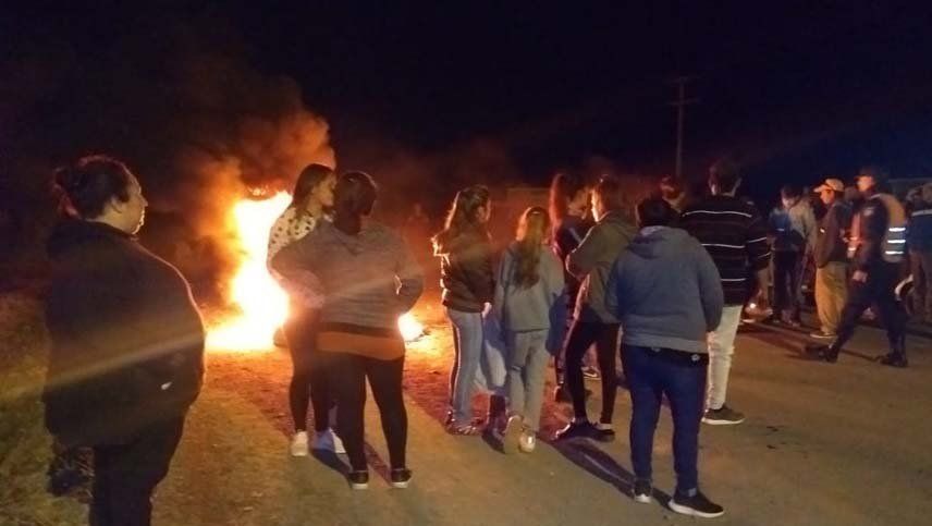 Proponen que les quiten los planes sociales como el IFE a los usurpadores de tierras.