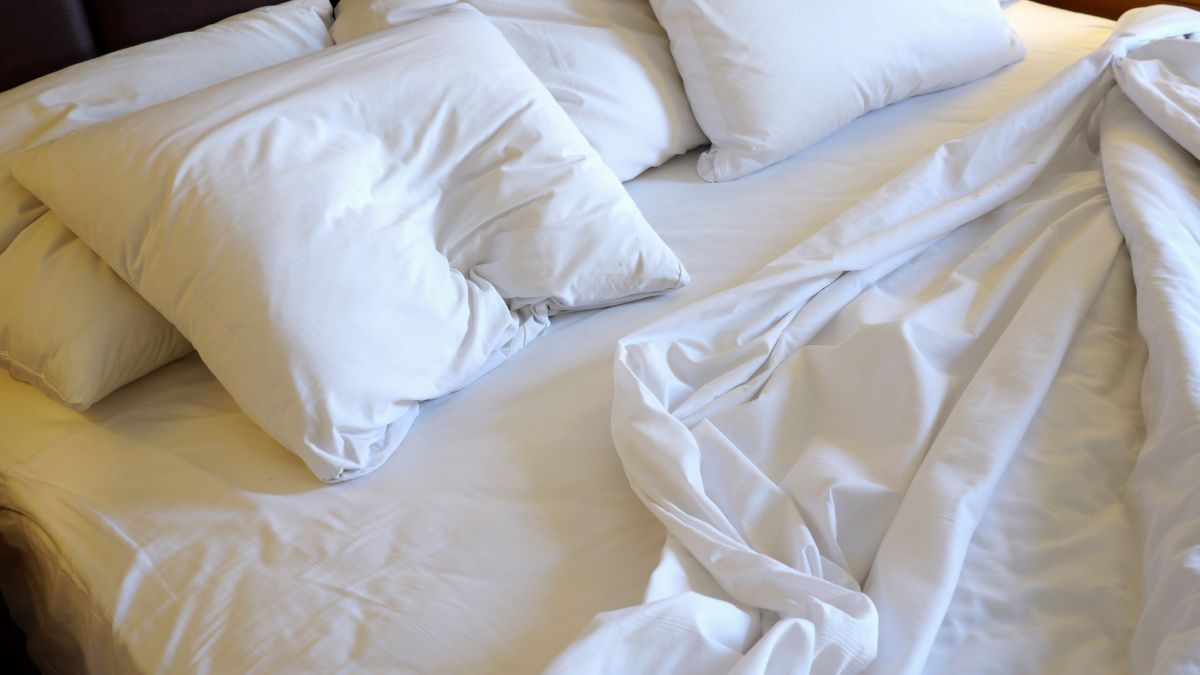 Cómo blanquear las sábanas y eliminar las manchas amarillas