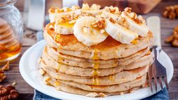 La receta de panqueques de avena y banana son ideales para las persona que buscan una sana alimentación.