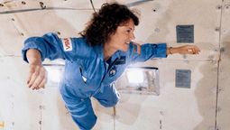 Iba a ser la primera maestra de la historia en dar clases desde el espacio, pero sus alumnos la vieron morir en vivo Iba a ser la primera maestra de la historia en dar clases desde el espacio, pero sus alumnos la vieron morir en vivo