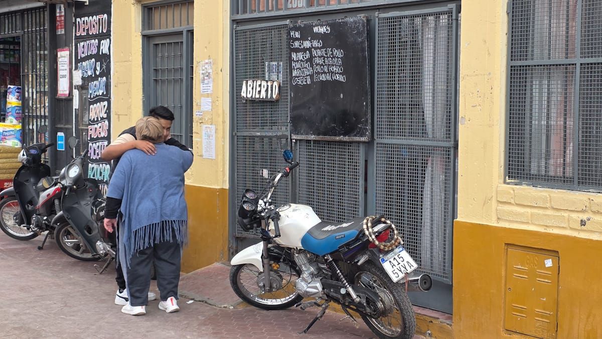 Barrio, familia y encuentro entre Bolivia y Argentina, las claves del bodegón Los tres hermanos. Barrio, familia y encuentro entre Bolivia y Argentina, las claves del bodegón Los tres hermanos.