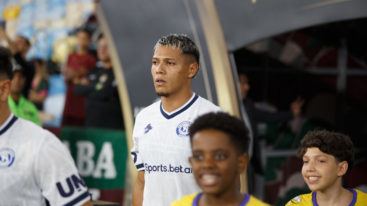 Leonard Costa tuvo un gran partido en el Maracan&aacute; con Independiente Rivadavia ante Fluminense. Foto: Nicol&aacute;s R&iacute;os/Diario UNO.&nbsp;