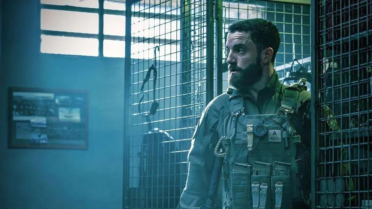 Esta serie francesa de 8 capítulos arrasa como una de las mejores de Netflix.