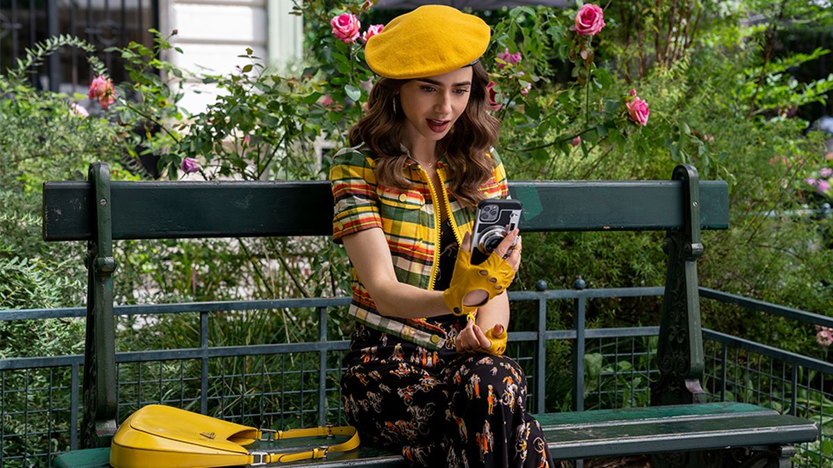 La serie causó furor y puso de moda muchas prendas que aparecieron en el material audiovisual. La serie causó furor y puso de moda muchas prendas que aparecieron en el material audiovisual.