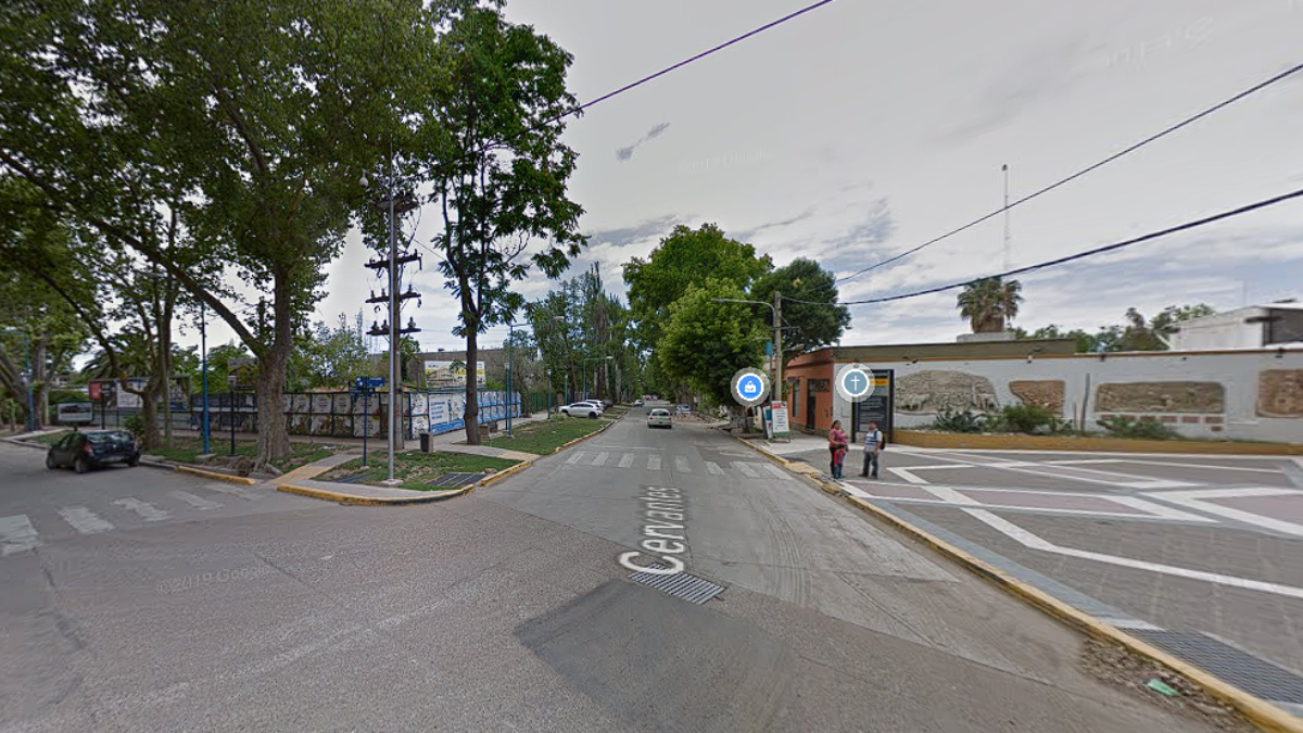 El corte de calle Carrodilla es entre Cervantes y Perito Moreno.