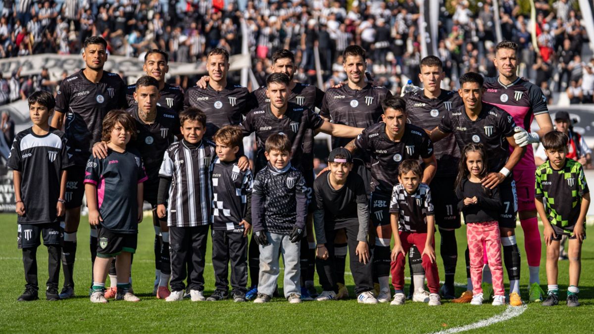 Con Cortez de titular, el Lobo salió a jugar con el Funebrero.