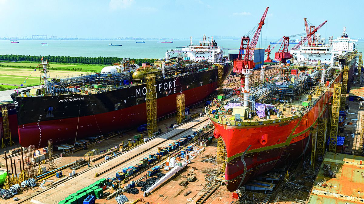 Embarcaciones en construcción en un astillero de Taicang, provincia de Jiangsu. JI HAIXIN / PARA CHINA DAILY.