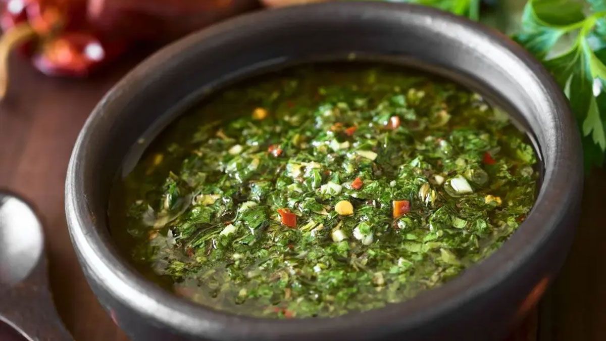 El chimichurri para choripán es una de las recetas más buscadas en la web. El chimichurri para choripán es una de las recetas más buscadas en la web.