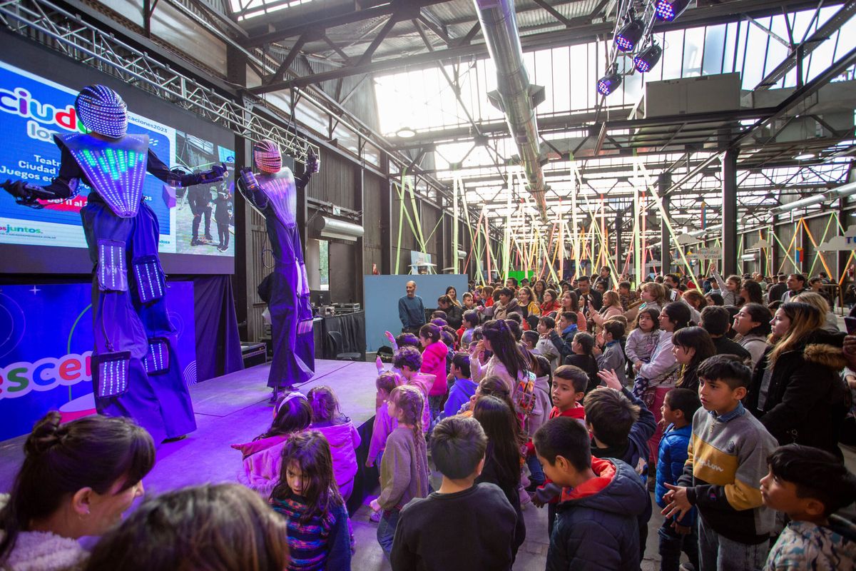 La Ciudad amplía su oferta para los amantes de los juegos y de la montaña en estas vacaciones. La Ciudad amplía su oferta para los amantes de los juegos y de la montaña en estas vacaciones.