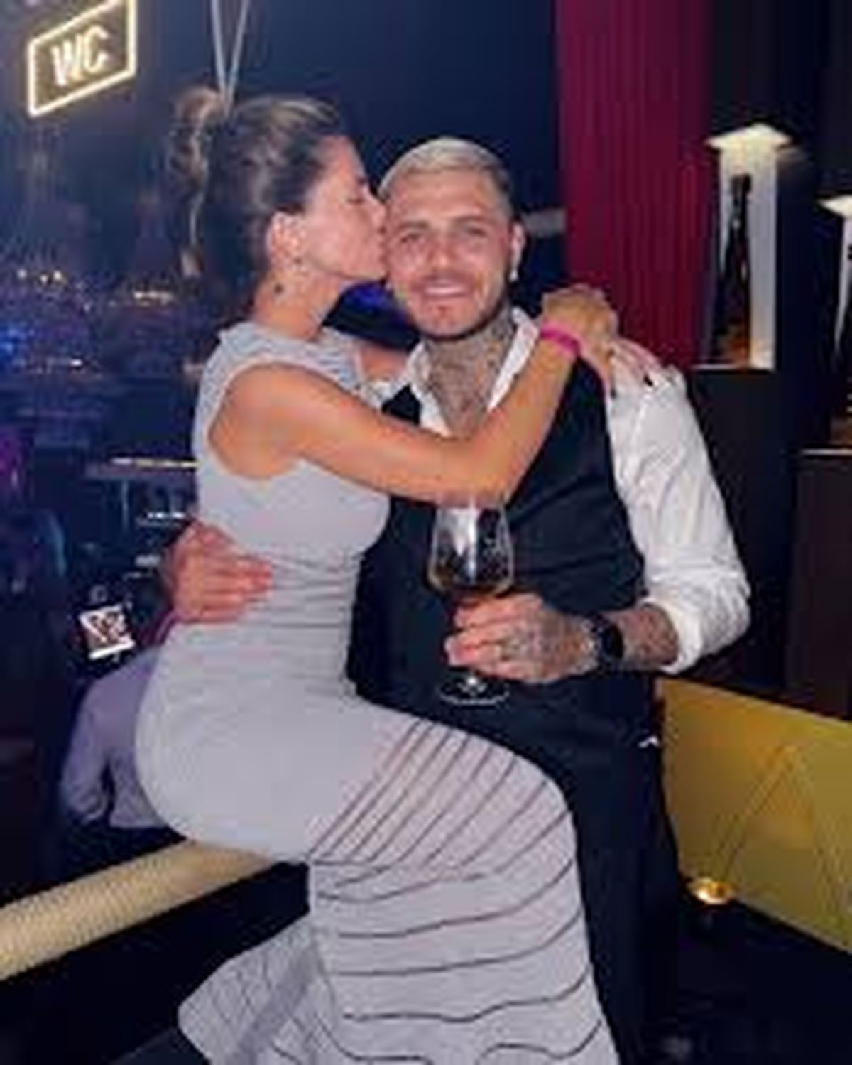 Filtran la conversación íntima de Icardi y la China Suárez hablando de Wanda Nara en Ibiza. Filtran la conversación íntima de Icardi y la China Suárez hablando de Wanda Nara en Ibiza.