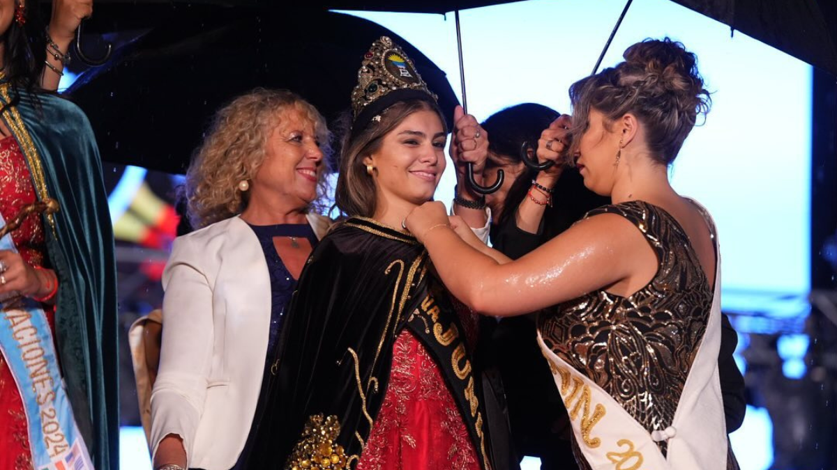 Amaneceres de Esperanza fue la fiesta que coronó a Liz Villegas como reina de Junín.