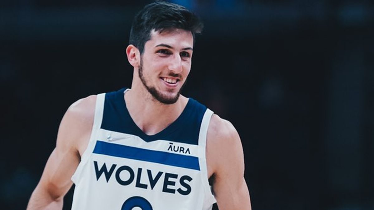 Leandro Bolmaro tuvo sus primeros minutos en la NBA con los Minnesota Timberwolves.