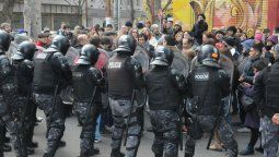 Tensión entre docentes e Infantería en la subsecretaría de Trabajo