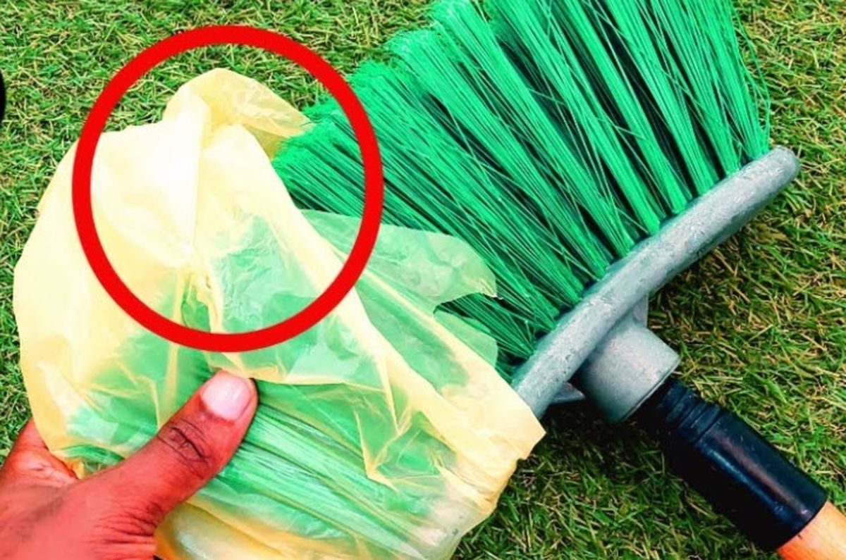 Por qué debes colocar una bolsa a la hora de pasar la escoba y para qué sirve Por qué debes colocar una bolsa a la hora de pasar la escoba y para qué sirve