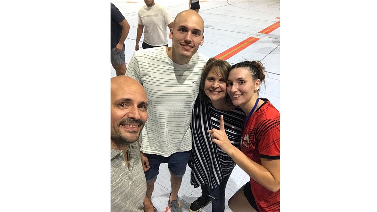 Valentina Martínez se destaca en el handball de Italia