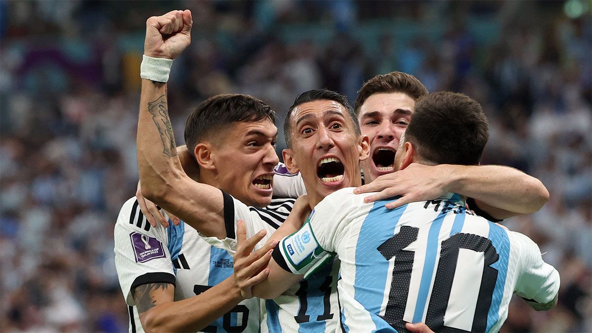 Ángel Di María y sus compañeros gritan desaforadamente el golazo de Messi ante México