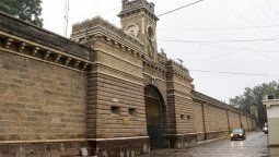 La cárcel de Boulogne Sur Mer, en Ciudad, donde vive uno de los asesinos y cerrajeros. La cárcel de Boulogne Sur Mer, en Ciudad, donde vive uno de los asesinos y cerrajeros.
