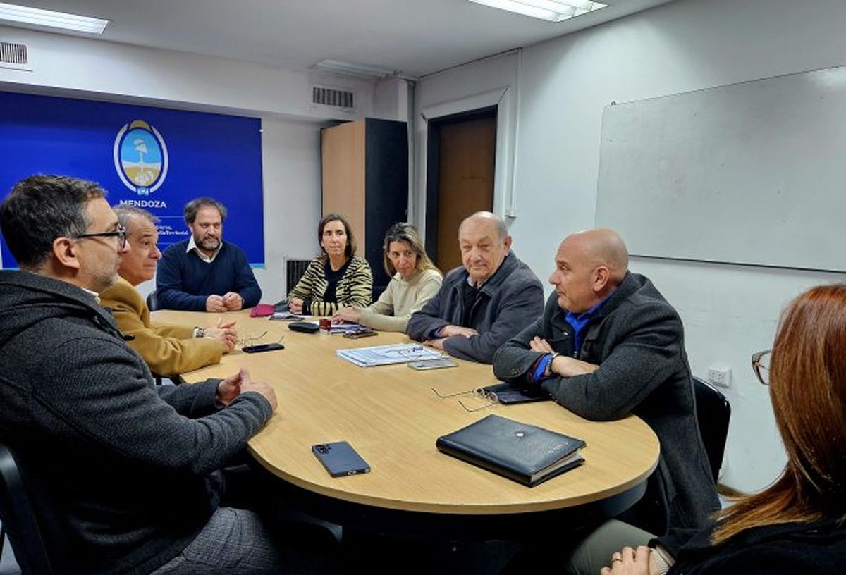 Un momento de la paritaria entre el Gobierno y los funcionarios judiciales, donde sí hubo acuerdo salarial hasta fin de año. Un momento de la paritaria entre el Gobierno y los funcionarios judiciales, donde sí hubo acuerdo salarial hasta fin de año.