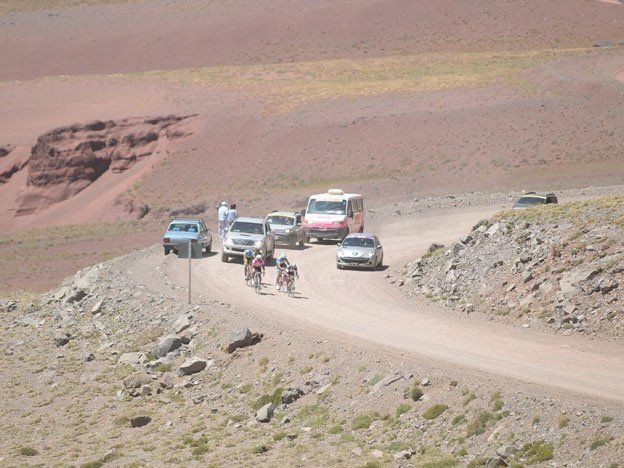 ¡Valientes ciclistas, el Cristo Redentor los espera!