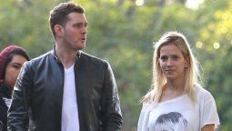 ¡Sigue el escándalo! Filtran video con más acciones polémicas de Michael Bublé sobre Luisana Lopilato