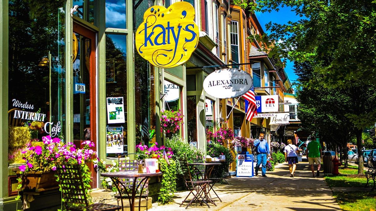 El pueblo de Ellicottville está en el estado de Nueva York.