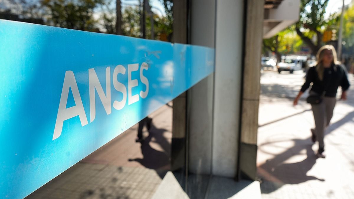 ANSES explicó cómo hay que hacer para cobrar el bono que supera los $370.000 en mayo