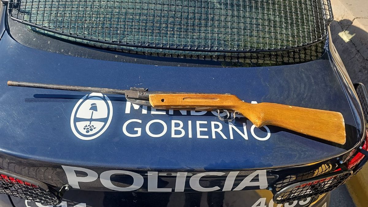Rifle de aire comprimido secuestrado en Guaymallén. Rifle de aire comprimido secuestrado en Guaymallén.