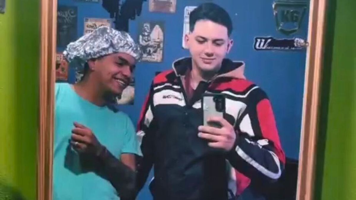 Mateo y su amigo Uciel, hace pocos días. Mateo y su amigo Uciel, hace pocos días.