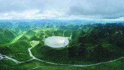 El radiotelescopio esférico de apertura de 500 metros de China estará disponible para servicio global a partir del 1 de abril. XINHUA &nbsp;