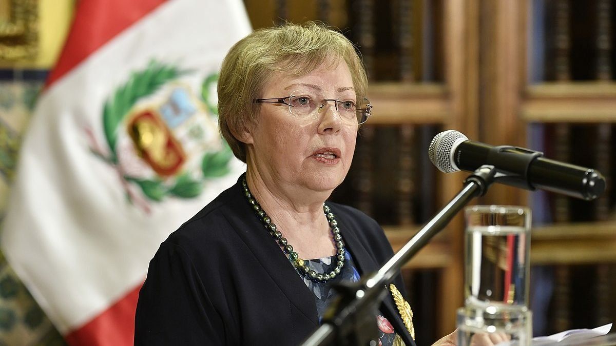 La mujer que sobrevivió al accidente aéreo en Perú. La mujer que sobrevivió al accidente aéreo en Perú.