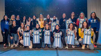 Las Leonas presentaron su nueva camiseta antes del Mundial