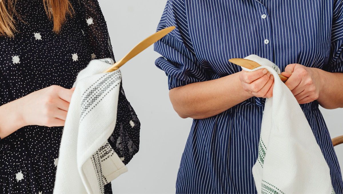 En todas las cocinas siempre hay repasadores que quedaron viejos o en desusos que pueden reciclarse con materiales simples que tenés en casa En todas las cocinas siempre hay repasadores que quedaron viejos o en desusos que pueden reciclarse con materiales simples que tenés en casa