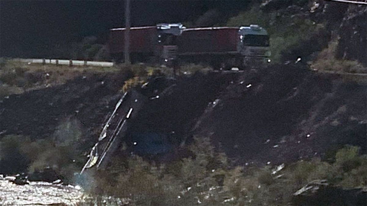 Un camión desbarrancó en Potrerillos