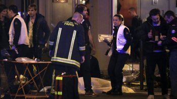 Asalto al teatro Bataclan: al menos 100 civiles muertos y tres terroristas abatidos