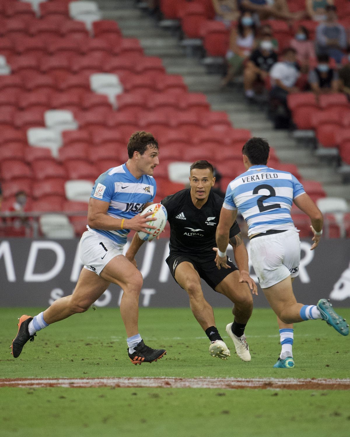 Rodrigo Isgró en el debut de Los Pumas 7s en Singapur, ante Nueva Zelanda