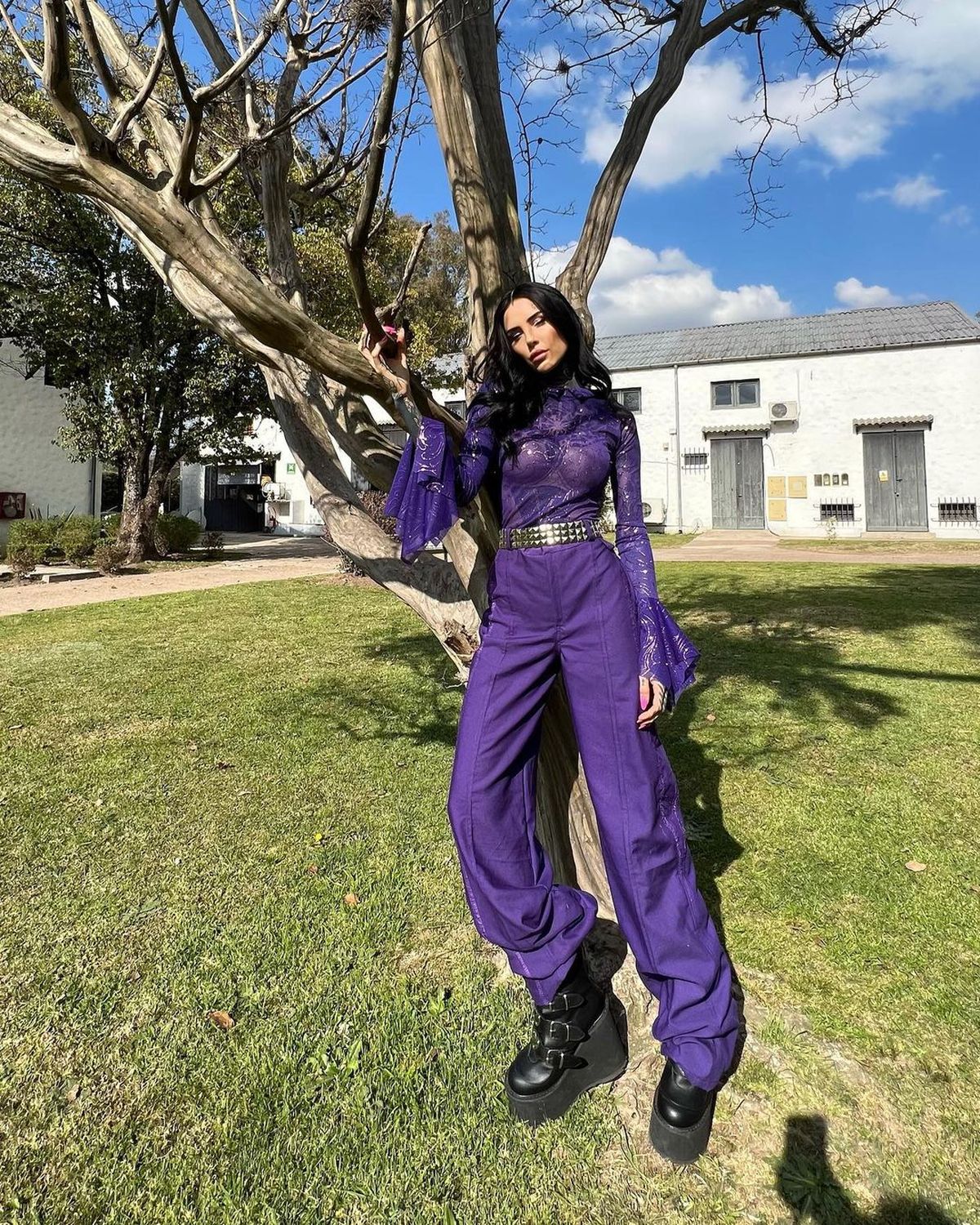 Cande Tinelli se puso la transparente letal y reventó la red.