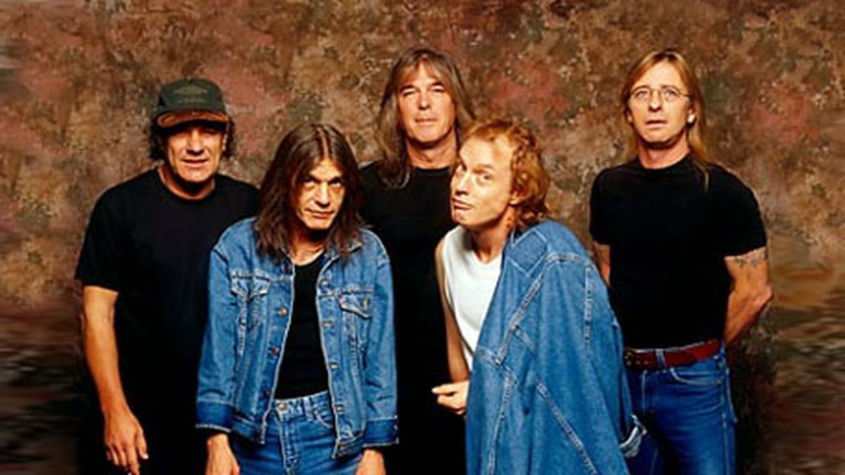 A un año del explosivo recital que la legendaria banda AC/DC dio en ...
