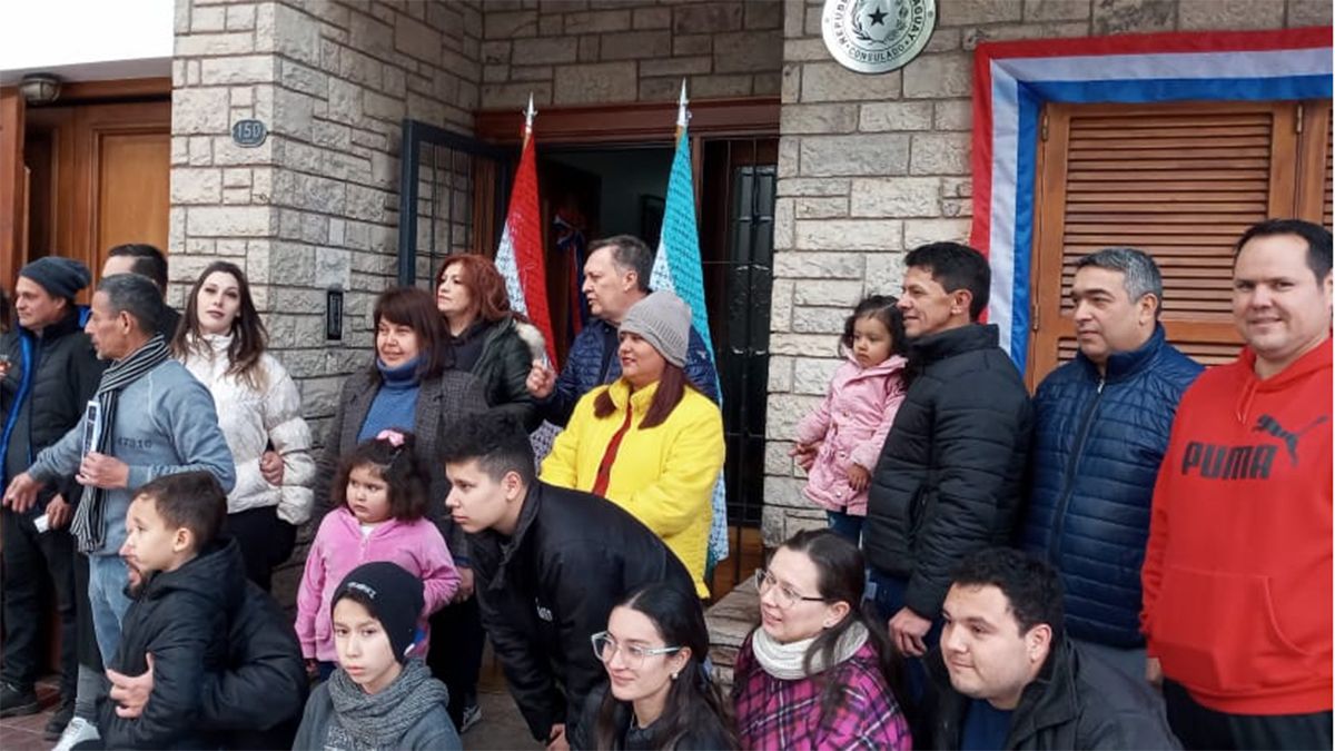 Eel Consulado general de Paraguay en Mendoza puso sus funcionarios a disposición de sus connacionales.