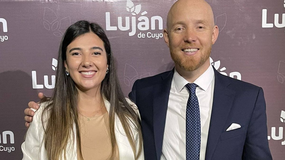 Julieta Reyes junto al intendente de Luján de Cuyo